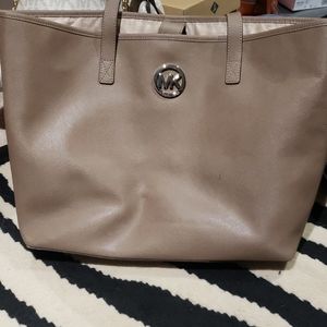 Michael Kors snap tote